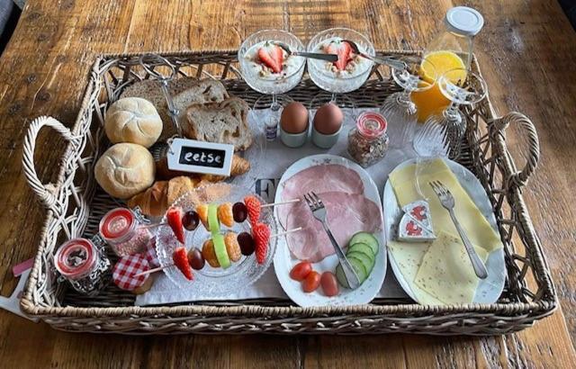 T'Hus Bed & Breakfast Katlijk エクステリア 写真